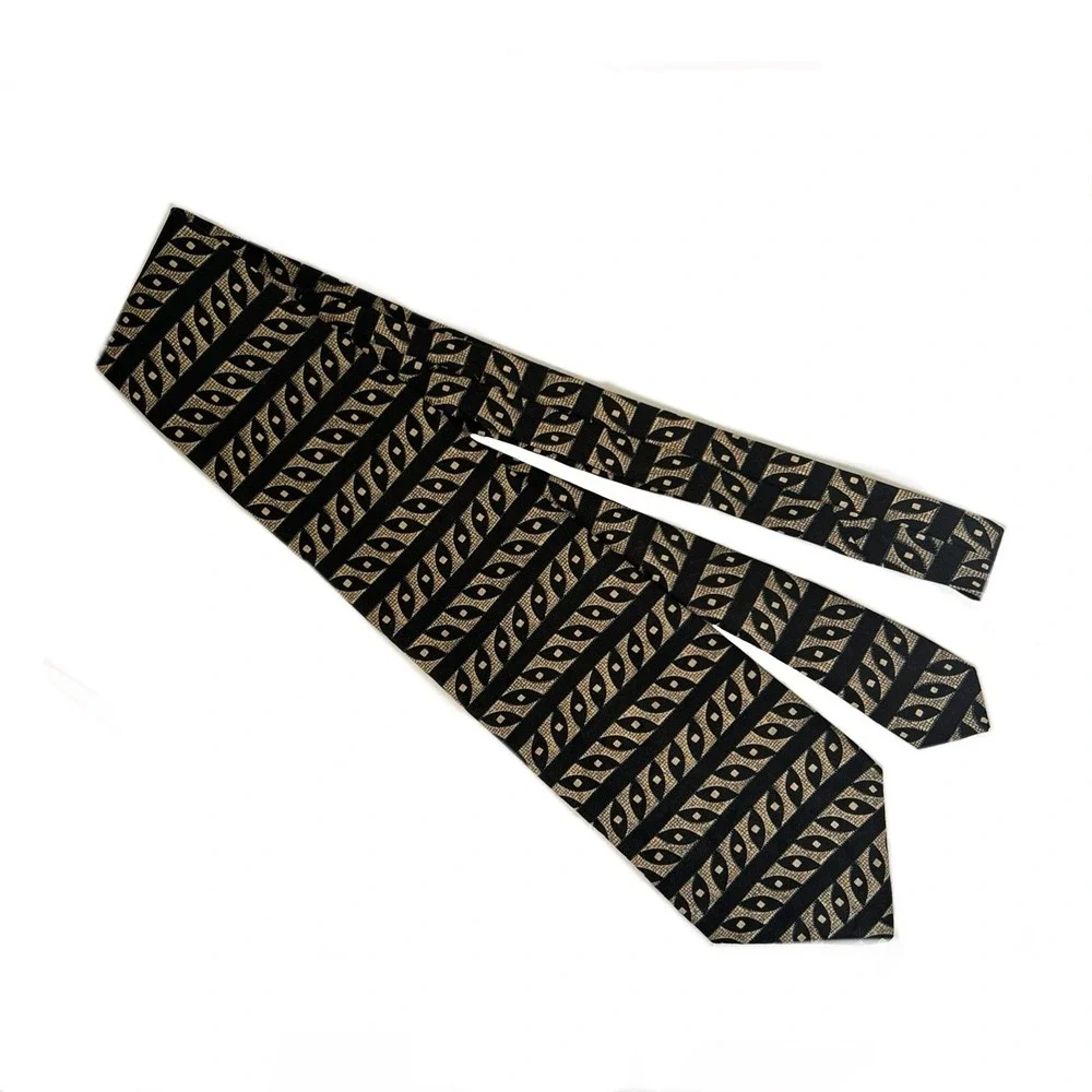Boston Traders Men's Silk Necktie Black Beige Geometric Pattern Made in USA 58x4